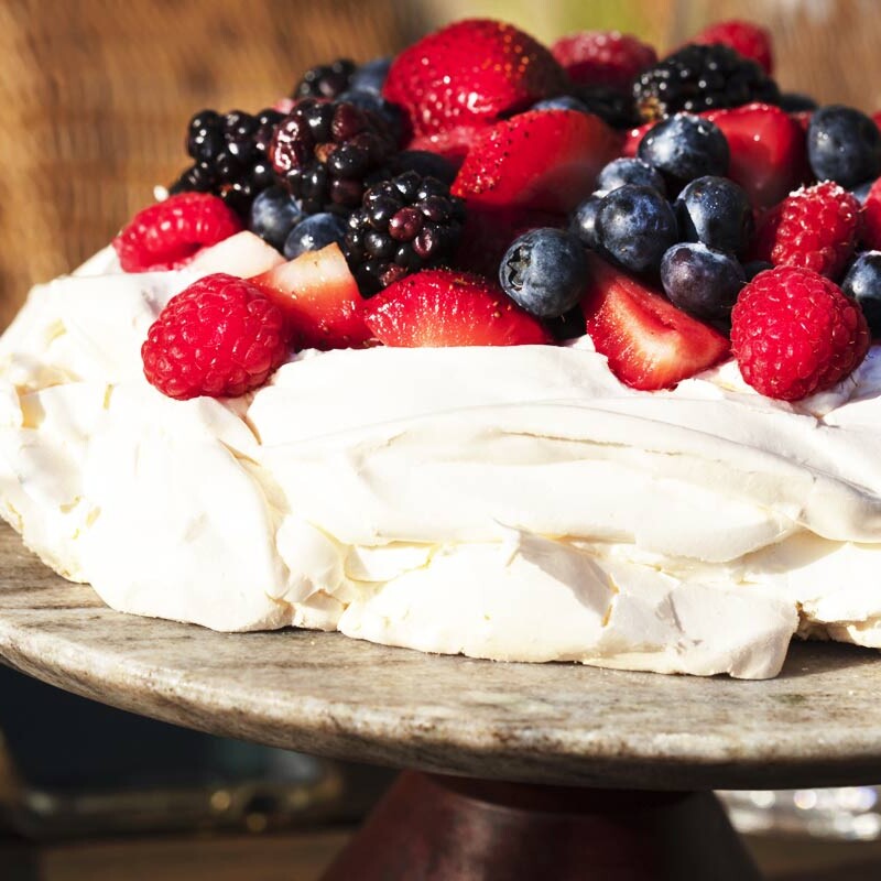 Beza Pavlova – królowa letnich deserów
