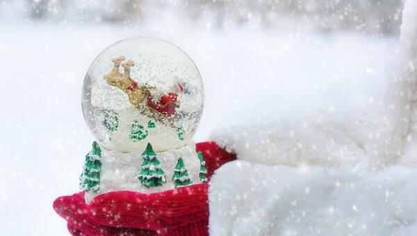 Najpiękniejsze kule śnieżne z całego świata – zobacz magiczne światy zamknięte pod szkłem