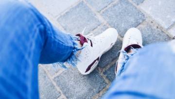 Jak wyczyścić buty? TOP 5 produktów, które sprawią, że twoje sneakersy odzyskają dawny blask na wiosnę