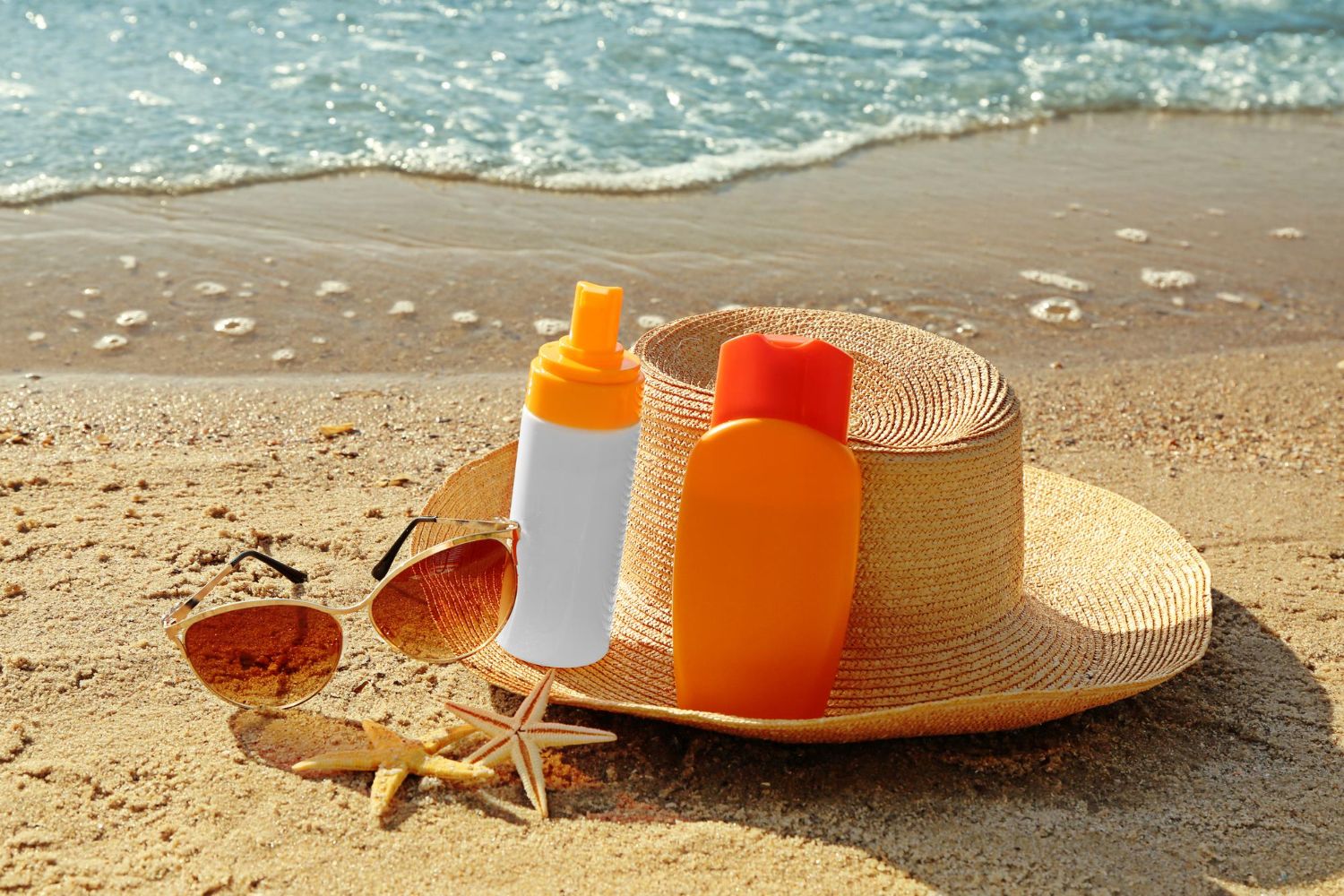 kremy przeciwsłoneczne z SPF na plaży