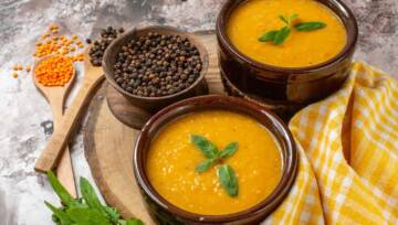 zupa-z-soczewicy-kurkumy-i-jabłek