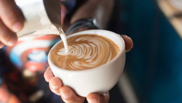 Sposób na latte? Zrób je z ekspresem na kapsułki!