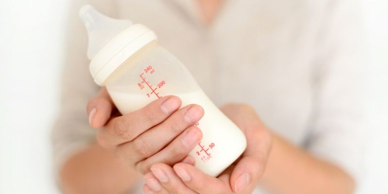 Na czym polega karmienie mieszane