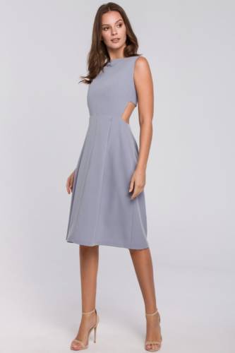 sukienka z odkrytymi plecami