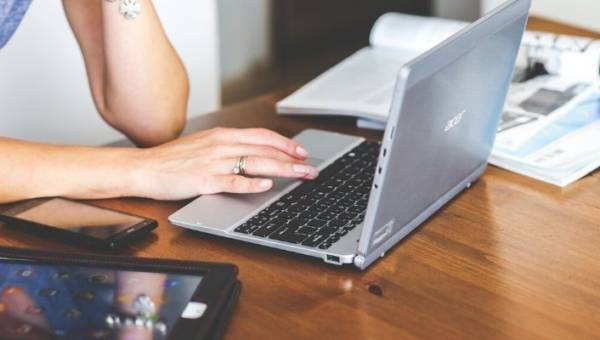 Ubezpieczenie na życie online – jak załatwiać formalności przez internet?