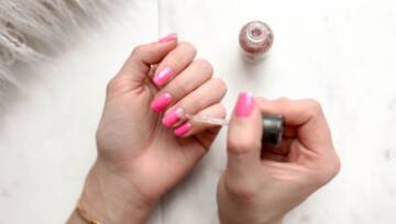 różowe paznokcie
