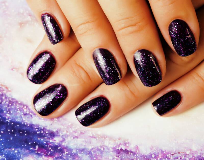brokatowy manicure