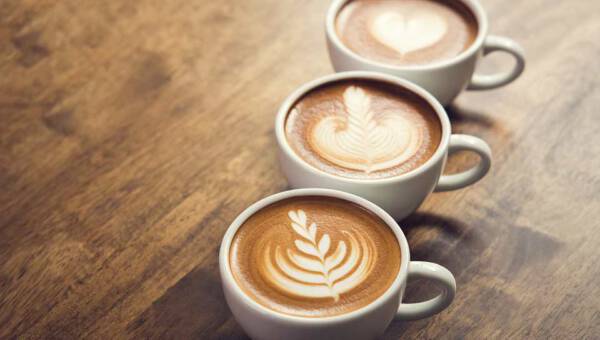 Kawa mleczna Flat White: czym jest i jak ją zrobić?