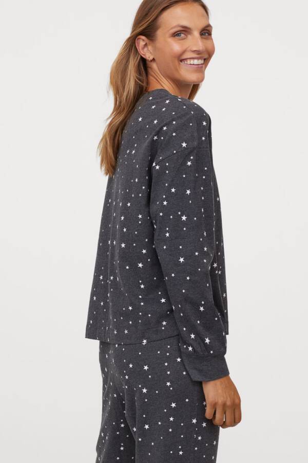 ubrania z gwiezdnymi motywami