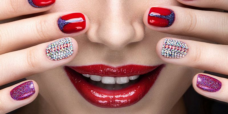 Wzorki paznokcie z brokatem Wzorki paznokcie z brokatem