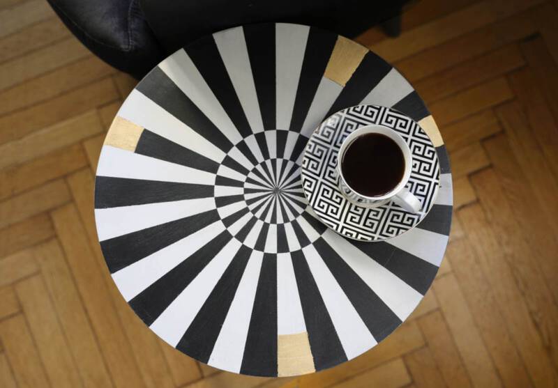Czarno biały wzór na okrągły stolik kawowy instrukcja DIY