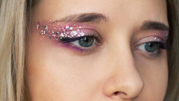 brokat na powiekach blondynka