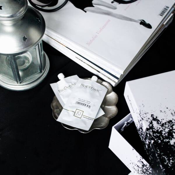 beglossy black and white