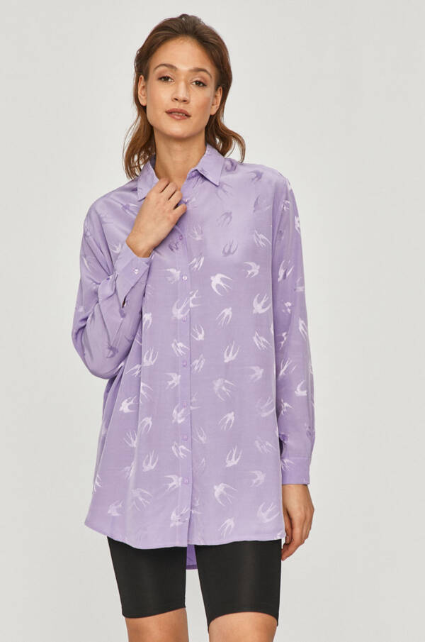 ubrania w kolorze bzu