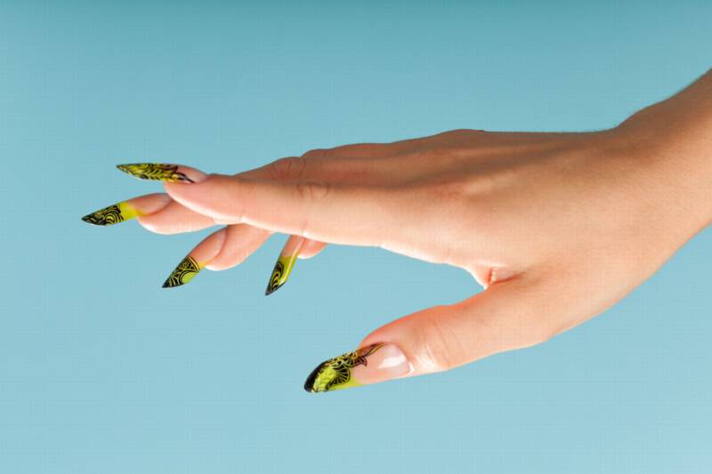pistacjowy manicure
