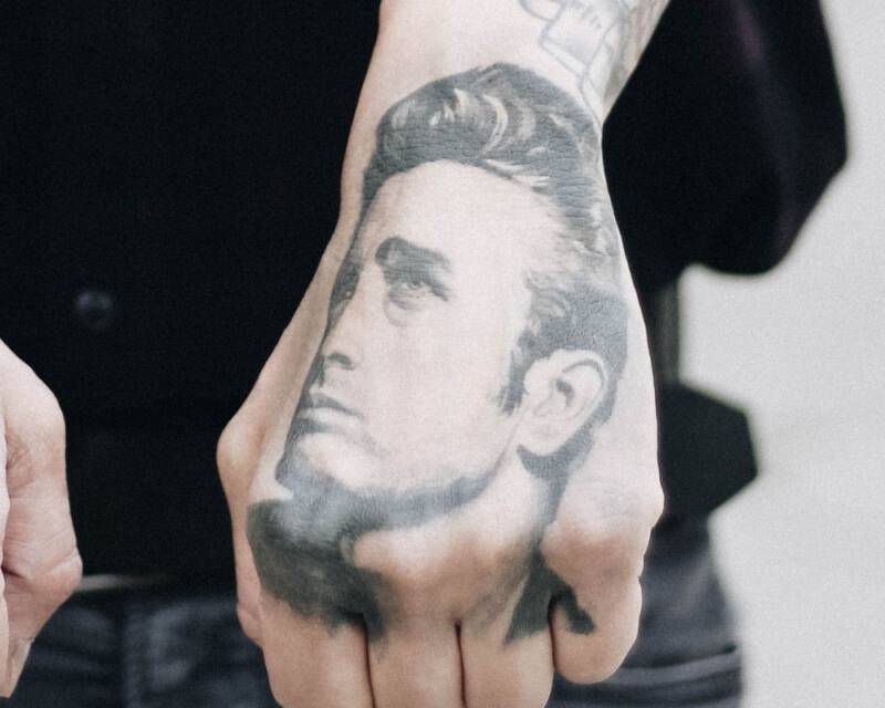 Portret - tatuaż metodą dotwork Portret - tatuaż metodą dotwork