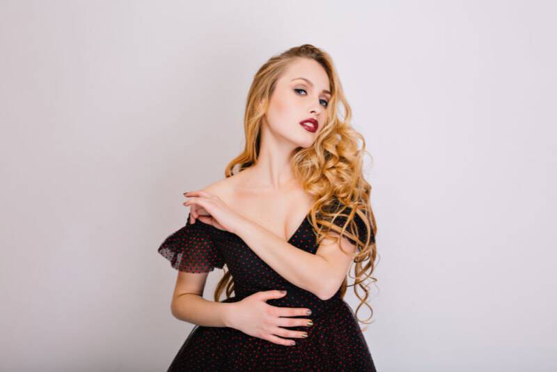 5 modnych elementów garderoby dla fanek klasycznej elegancji 5 modnych elementów garderoby dla fanek klasycznej elegancji