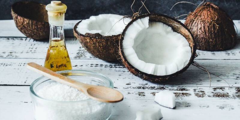 Opalanie na olej kokosowy