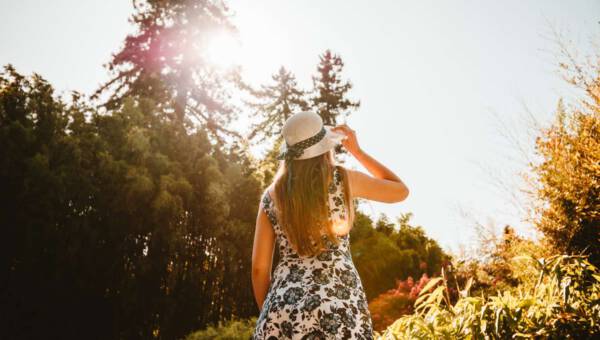 Wakacyjna ciałopozytywność, czyli sukienki plus size na lato 2021