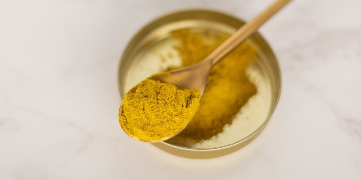 Kurkuma na trądzik, przebarwienia i zmarszczki