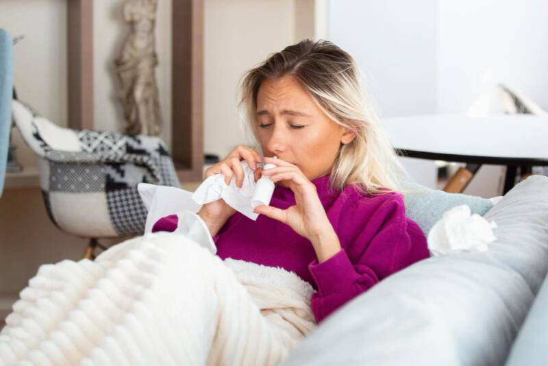 Przeziębienie czy grypa? Jak rozpoznać infekcję?