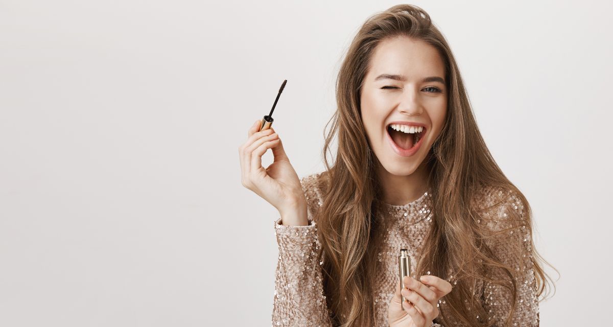 tricki na piękne rzęsy Jak idealnie pomalować rzęsy, żeby uzyskać efekt sztucznych rzęs