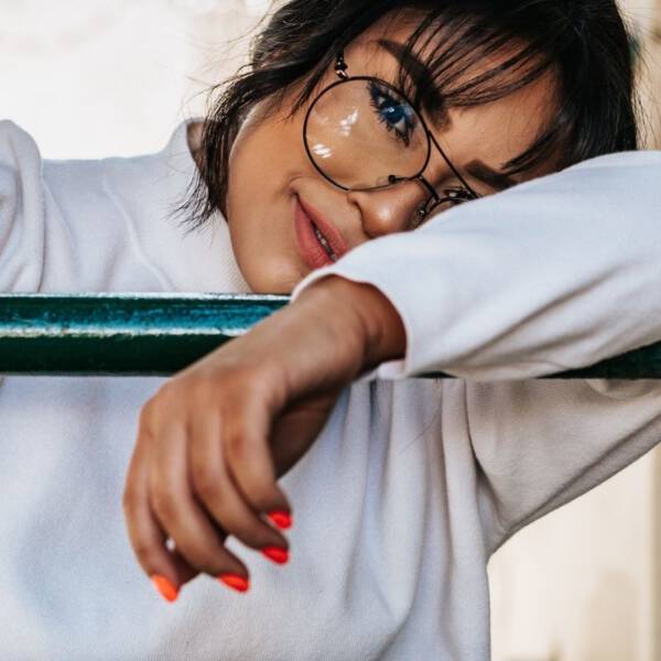 Pomarańczowe paznokcie na jesień zima 2021/22