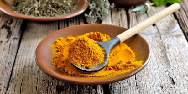 Kurkuma z pieprzem na odchudzanie