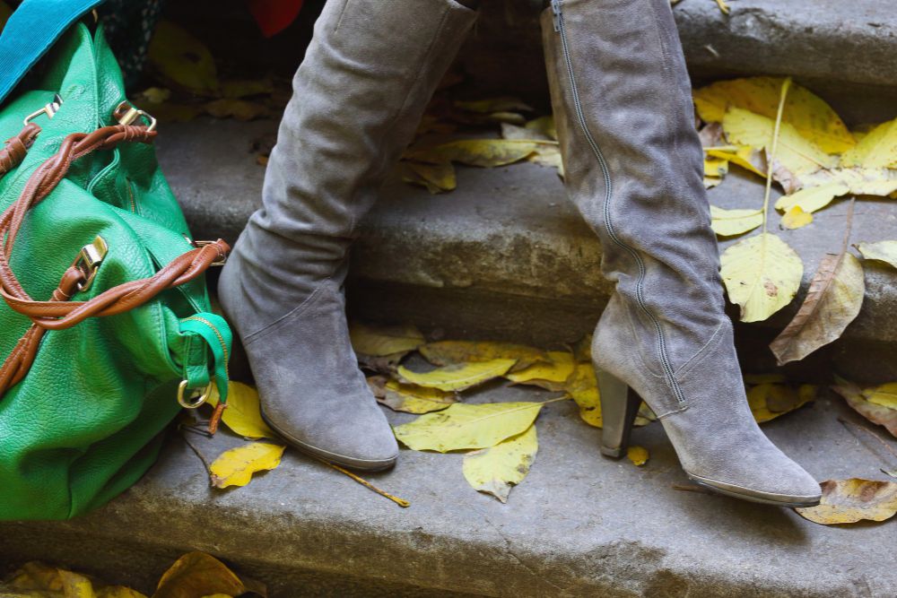 Jakie kozaki zamszowe wybrać do sukienki?