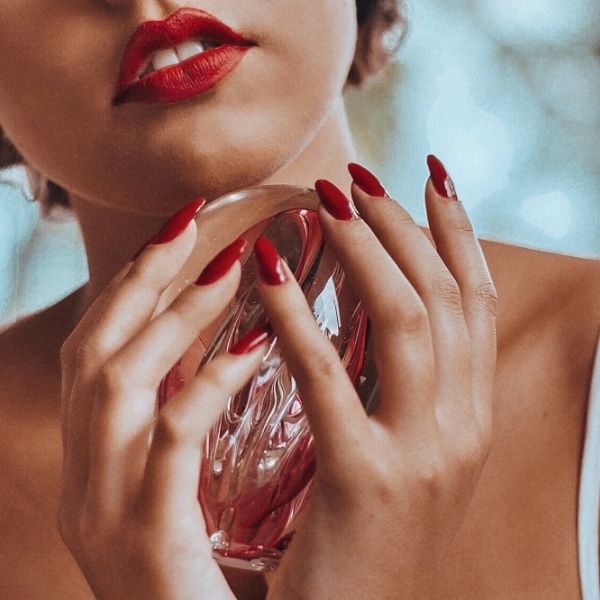 modne paznokcie czerwone wiosna lato 2022