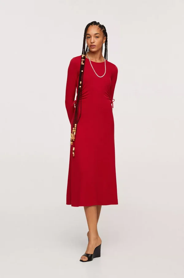 czerwona sukienka do biura