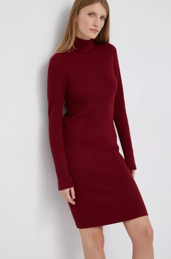 czerwona sukienka do pracy