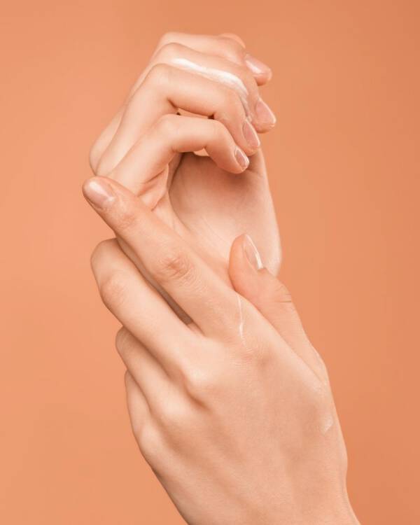 olejek pichtowy w pielęgnacji dłoni PX