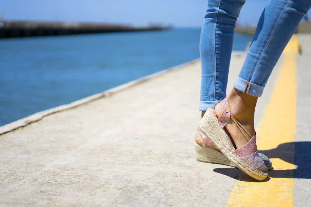 Z czym nosić espadryle na koturnie fr Z czym nosić espadryle na koturnie