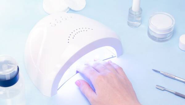 Lampa do paznokci – jaką wybrać i na co zwrócić uwagę?