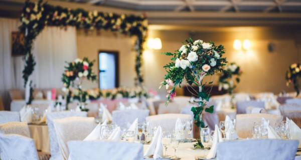 Ile włożyć do koperty na wesele 2022