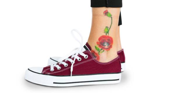 Tatuaż na stopie kwiaty Tatuaż na stopie kwiaty