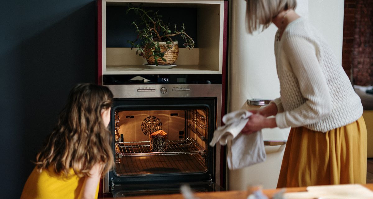 Jak piec z termoobiegiem? Co pieczemy z a co bez? - KobietaMag.pl