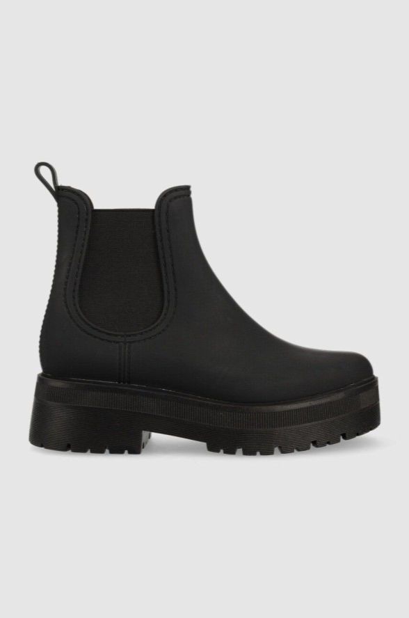 Modne buty zimowe damskie 2022/2023: chunky boots