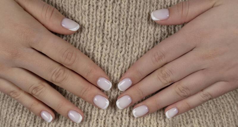 Klasyczny french manicure 