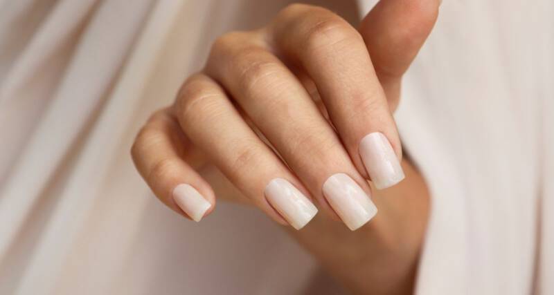 Milky nails paznokcie