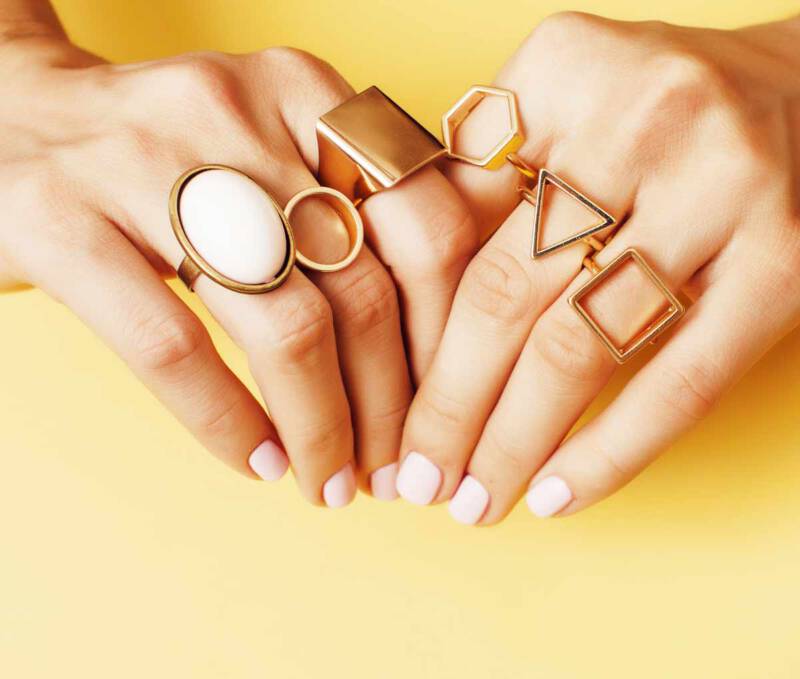 Delikatne paznokcie: milky nails