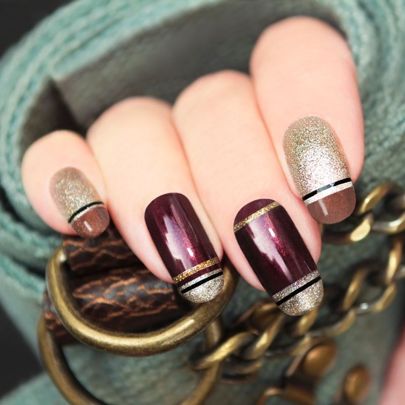 Wzorki na paznokcie z brokatem