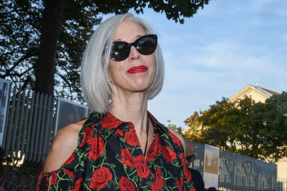 Odmładzające fryzury dla 60-latek - long bob