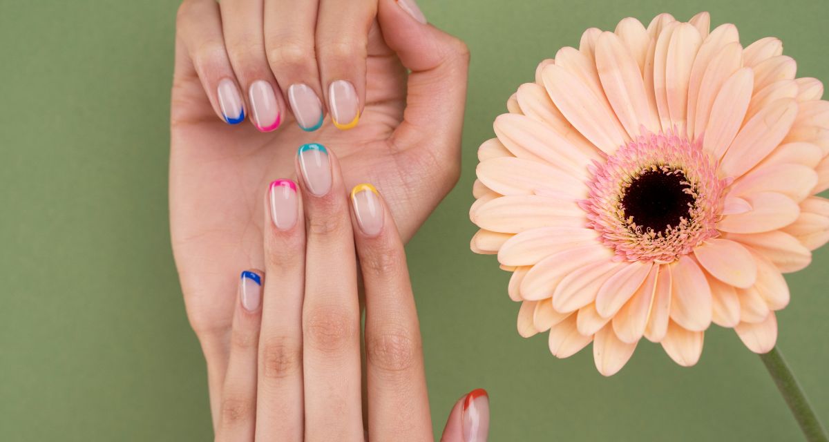 Kolorowy french do stylizacji weselnej