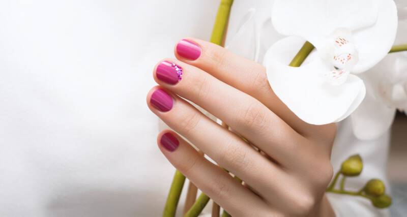 Paznokcie Viva Magenta 2023 Paznokcie Viva Magenta 2023