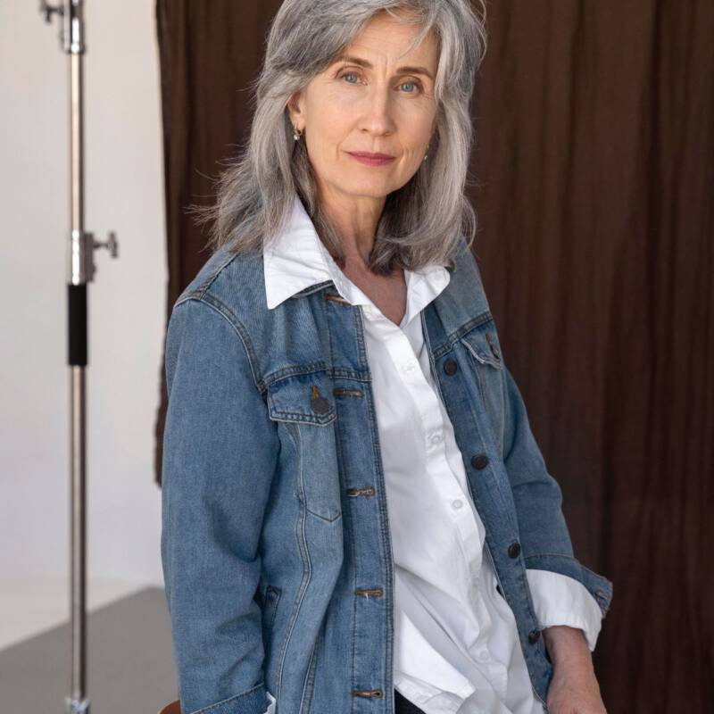 Jeansowa kurtka dla kobiet po 60-tce