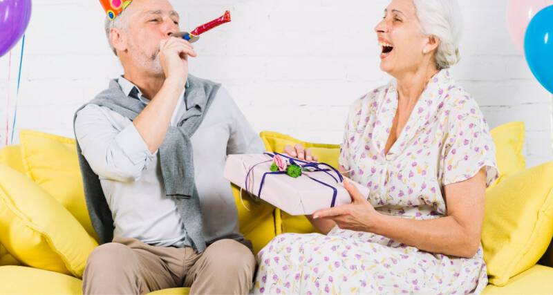 Prezent na dzień babci i dziadka 2023 - co kupić? Prezent na dzień babci i dziadka 2023 - co kupić?