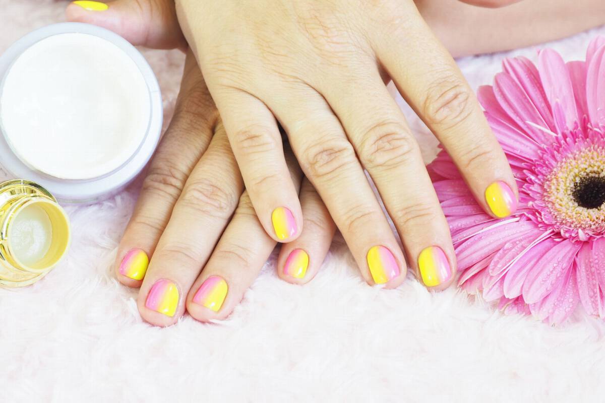 Paznokcie neonowe ombre Paznokcie neonowe ombre