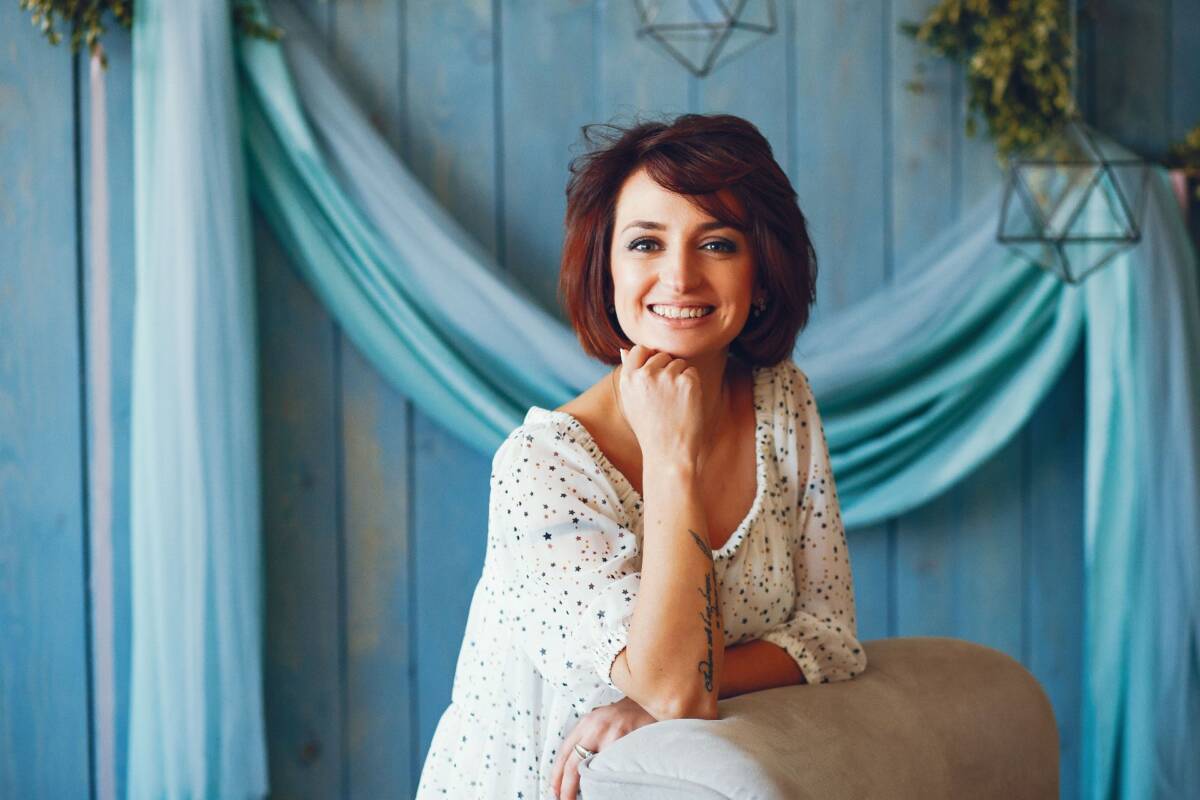 Modne krótkie fryzury dla 50-latki